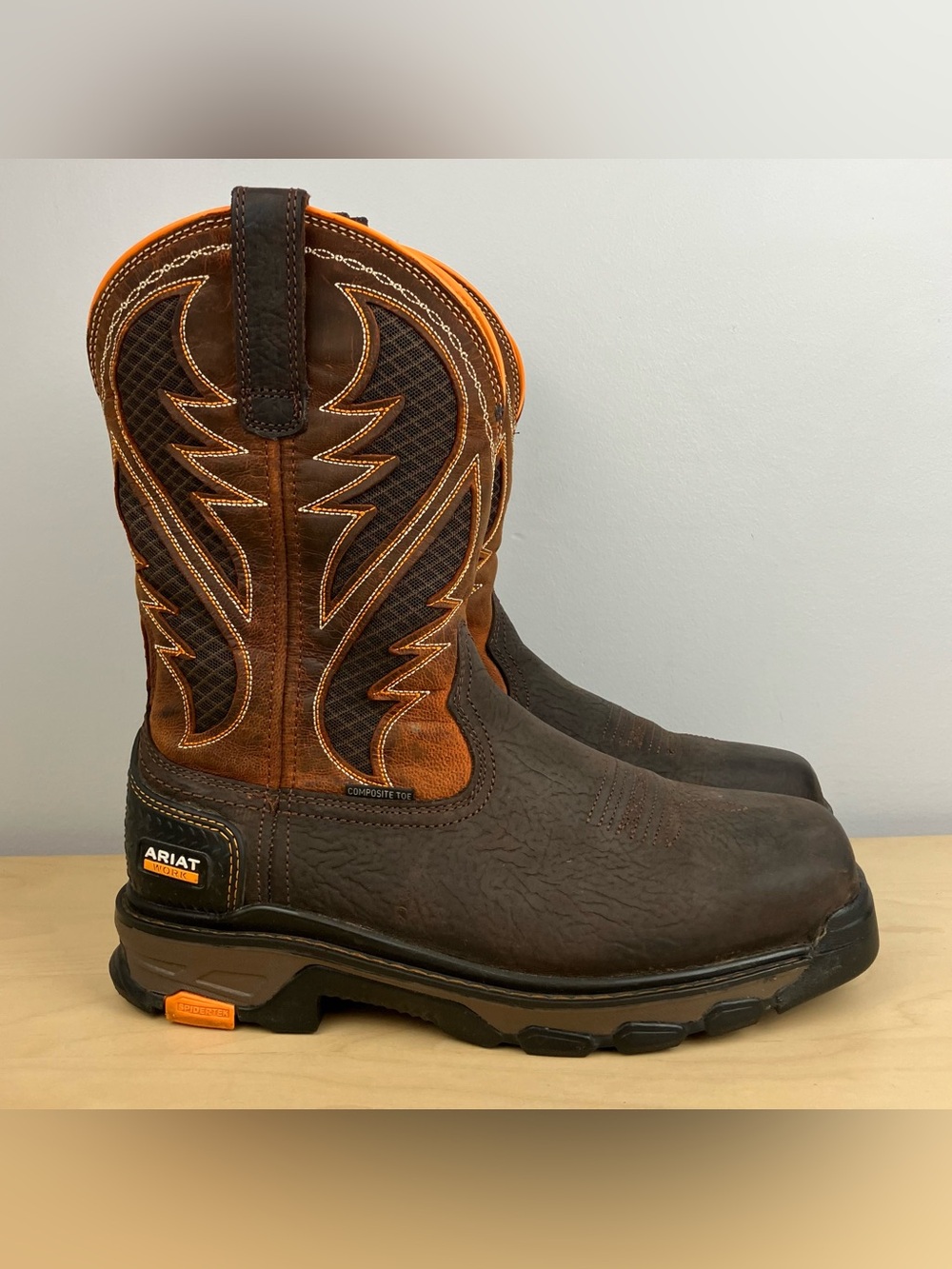Ariat Men’s Size 9.5 EE Wide Intrepid VentTEK Composite Toe Work Boots Leather.